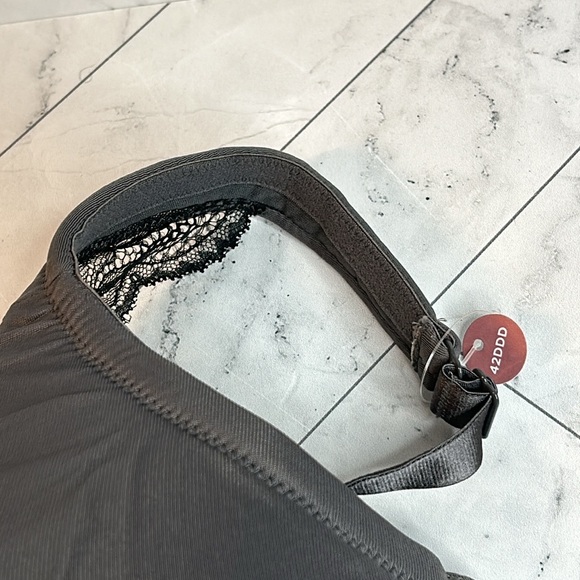 NWT NWOT Cacique Lane Bryant Womans Bra Gray Full Coverage UNDERWIRE SIZE 42DDD - Picture 3 of 8